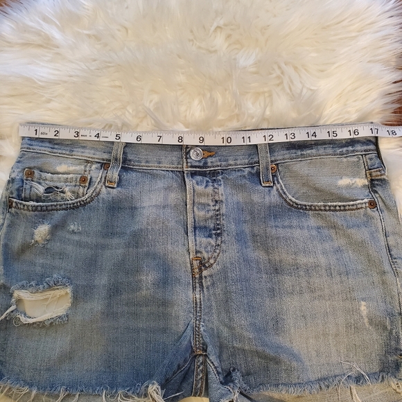 Levi's 501 Jean shorts Size 29 - Picture 3 of 9